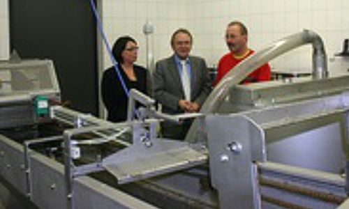 Imkerei Ullmann: Ökologischer Vorzeigebetrieb made in Main-Kinzig Imkerei Ullmann: Ökologischer Vorzeigebetrieb made in Main-Kinzig