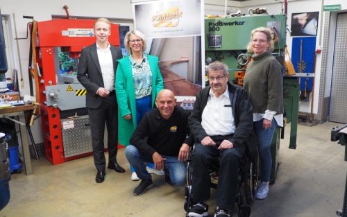 Flaschnerei Schneider: made in Main-Kinzig für handwerkliches Geschick, Feinmotorik und Detailtreue Flaschnerei Schneider: made in Main-Kinzig für handwerkliches Geschick, Feinmotorik und Detailtreue