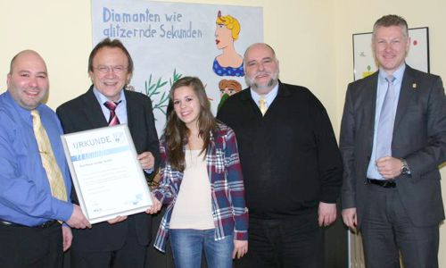 Kaufhaus Lauber erhält Urkunde „made in Main-Kinzig“ für außerordentliches soziales Engagement als Arbeitgeber Kaufhaus Lauber erhält Urkunde „made in Main-Kinzig“ für außerordentliches soziales Engagement als Arbeitgeber