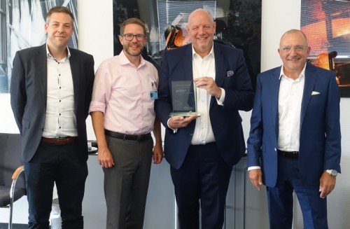 Landrat Stolz besucht Zentrale der Vacuumschmelze: Das maßgebliche Know-how kommt aus Hanau