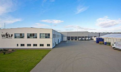 Ein „Wolf“ made in Main-Kinzig: RCW Reifengroßhandel GmbH aus Nidderau Ein „Wolf“ made in Main-Kinzig: RCW Reifengroßhandel GmbH aus Nidderau