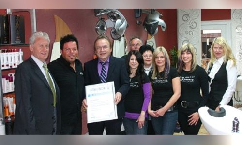 Hair by Specht: Hessens erster und einziger Friseurmeister mit dem Prädikat „Master of Cut“ kommt aus dem Main-Kinzig-Kreis Hair by Specht: Hessens erster und einziger Friseurmeister mit dem Prädikat „Master of Cut“ kommt aus dem Main-Kinzig-Kreis